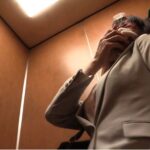 眼鏡っ娘に背後より迫る残虐な魔の手 メガネエロ 痴漢